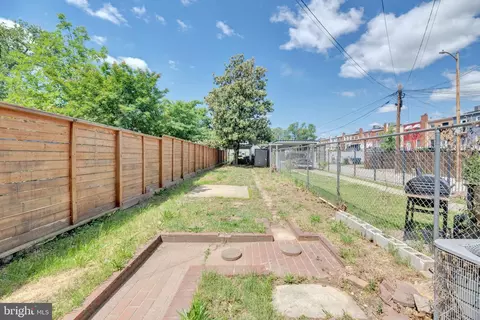 Exterior - 424 19th St NE, Washington, DC 20002 photo 9 of 9