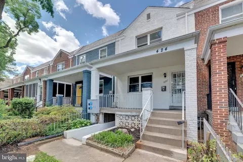 Exterior - 424 19th St NE, Washington, DC 20002 photo 4 of 9