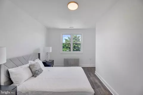 Bedroom - 424 19th St NE, Washington, DC 20002 photo 5 of 7
