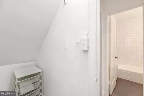 Entry Way - 424 19th St NE, Washington, DC 20002 photo 4 of 9