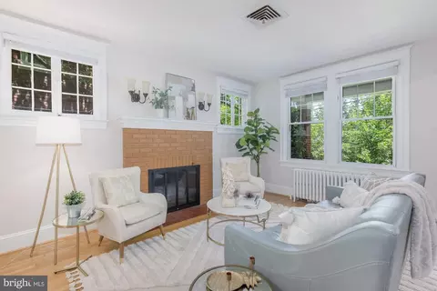 3514 34th St NW, Washington, DC 20008