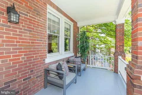 3514 34th St NW, Washington, DC 20008