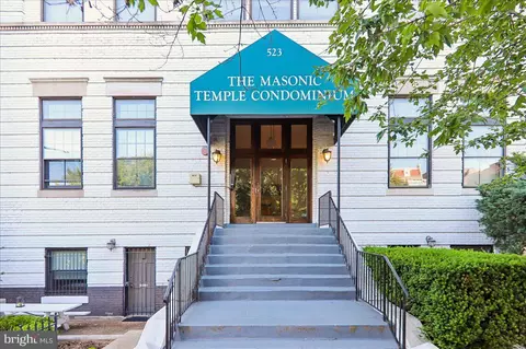 523 8th St NE #302, Washington, DC 20002