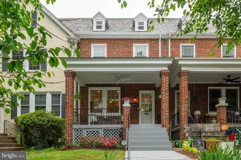 2442 39th St NW, Washington, DC 20007