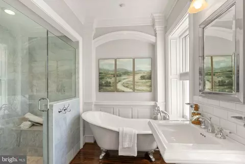 Bath - 324 E Street NE, Washington, DC 20002 photo 4 of 4