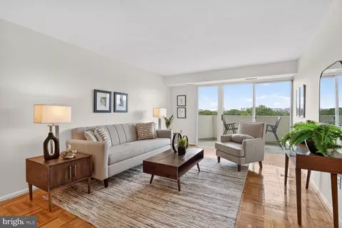 700 7th St SW #716, Washington, DC 20024