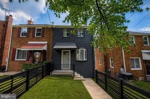 719 Hilltop Ter SE, Washington, DC 20019
