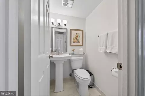 4625 Macarthur Blvd NW #B, Washington, DC 20007 photo 18