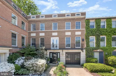 2735 Unicorn Ln NW, Washington, DC 20015