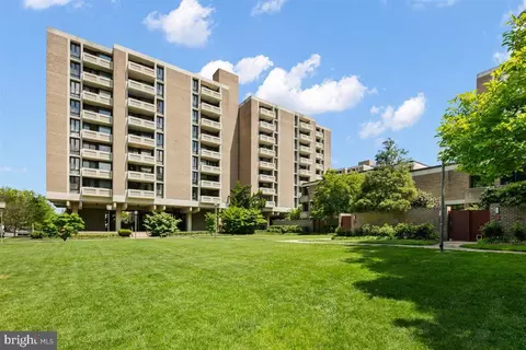 Exterior - 1245 4th St SW #E707, Washington, DC 20024 photo 5 of 8