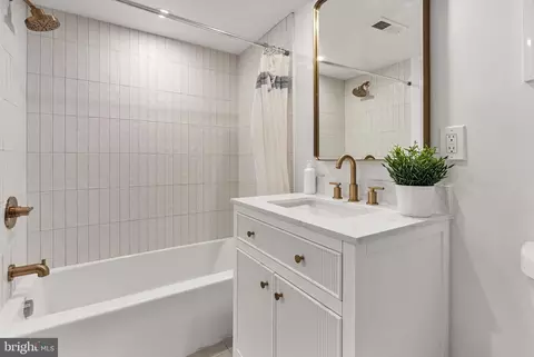 Bath - 4308 4th St NW, Washington, DC 20011 photo 6 of 6