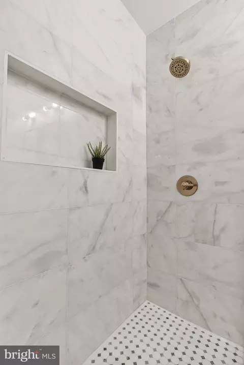 Bath - 4308 4th St NW, Washington, DC 20011 photo 3 of 6