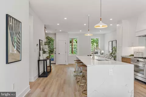 Entry Way - 4308 4th St NW, Washington, DC 20011 photo 5 of 10