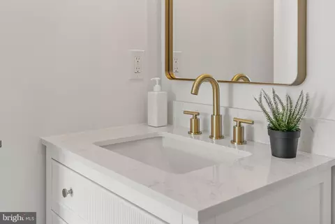 Bath - 4308 4th St NW, Washington, DC 20011 photo 5 of 6