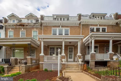 709 Otis Pl NW, Washington, DC 20010