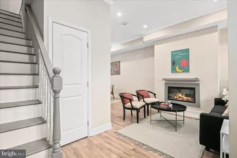 Entry Way - 325 14th Pl NE, Washington, DC 20002 photo 3 of 4