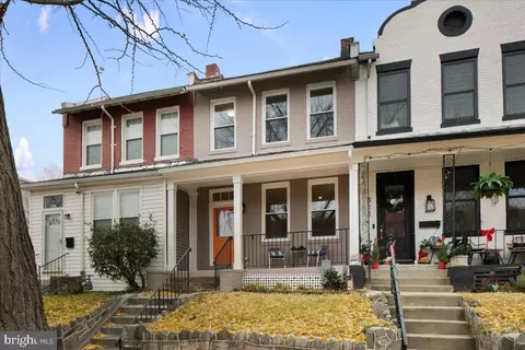 Exterior - 325 14th Pl NE, Washington, DC 20002 photo 8 of 11