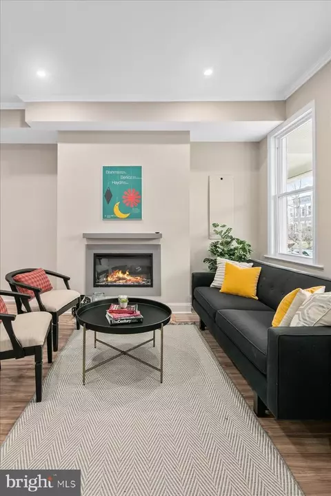 Living - 325 14th Pl NE, Washington, DC 20002 photo 1 of 2