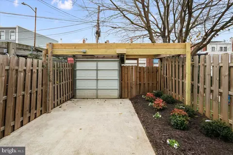Exterior - 325 14th Pl NE, Washington, DC 20002 photo 11 of 11