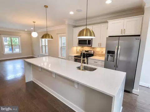 2179 Half Moon Pl NE, Washington, DC 20018