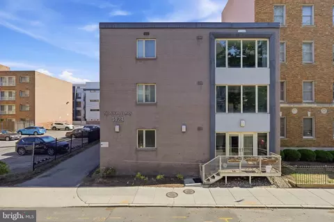 1423 Newton St NW #104, Washington, DC 20010