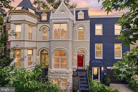 706 12th St NE, Washington, DC 20002