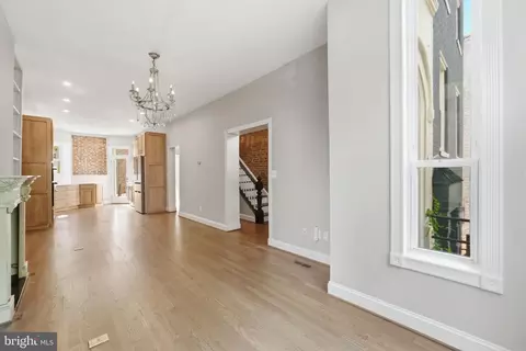 Living - 706 12th St NE, Washington, DC 20002 photo 2 of 8