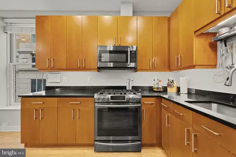 Kitchen - 675 E St NW #350, Washington, DC 20004 photo 4 of 4