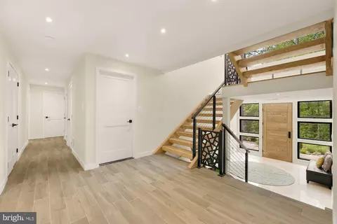 Entry Way - 8165 E Beach Dr NW, Washington, DC 20012 photo 3 of 4