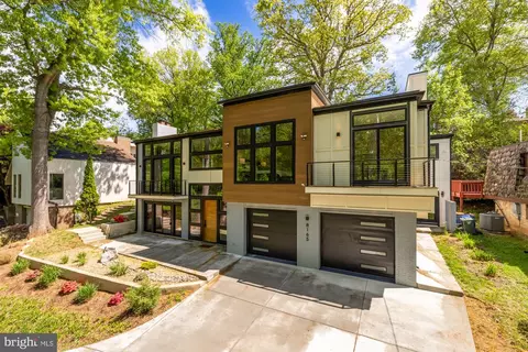Exterior - 8165 E Beach Dr NW, Washington, DC 20012 photo 10 of 10