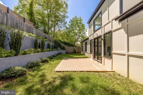 Exterior - 8165 E Beach Dr NW, Washington, DC 20012 photo 5 of 10