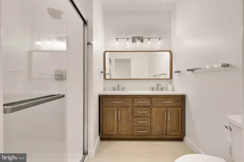 Bath - 8165 E Beach Dr NW, Washington, DC 20012 photo 4 of 5