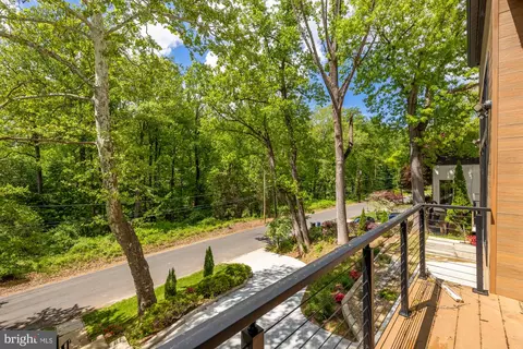 Exterior - 8165 E Beach Dr NW, Washington, DC 20012 photo 4 of 10