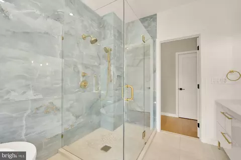 Bath - 8165 E Beach Dr NW, Washington, DC 20012 photo 3 of 5