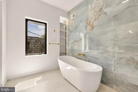 Bath - 8165 E Beach Dr NW, Washington, DC 20012 photo 2 of 5