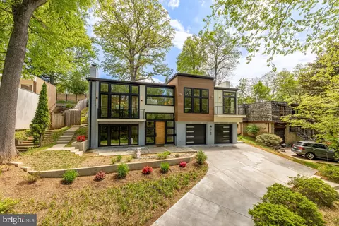Exterior - 8165 E Beach Dr NW, Washington, DC 20012 photo 8 of 10