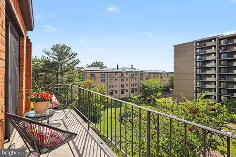 3450 Summit Ct NE #3450, Washington, DC 20018