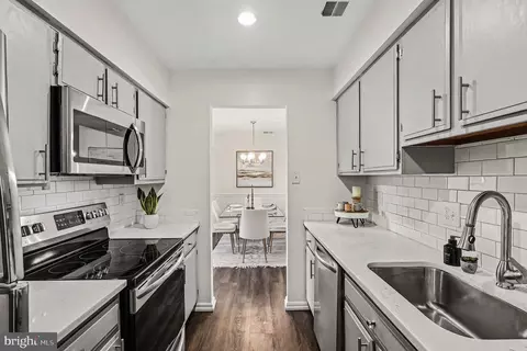 3450 Summit Ct NE #3450, Washington, DC 20018