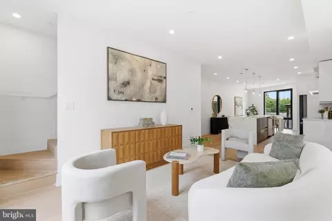 1850 Capitol Ave NE #2, Washington, DC 20002