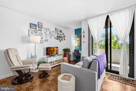 240 SW M St SW #E702, Washington, DC 20024