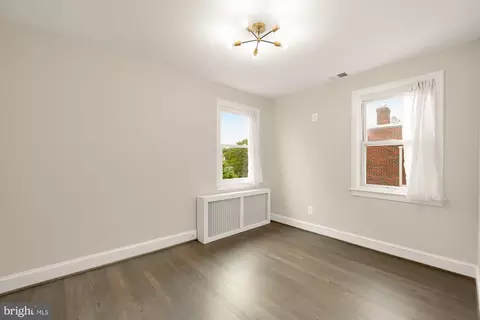 Bedroom - 325 Oglethorpe St NW, Washington, DC 20011 photo 6 of 7