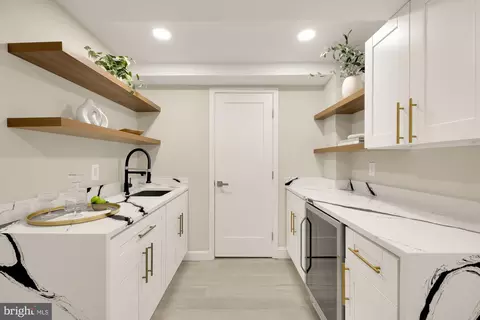 Entry Way - 325 Oglethorpe St NW, Washington, DC 20011 photo 6 of 7