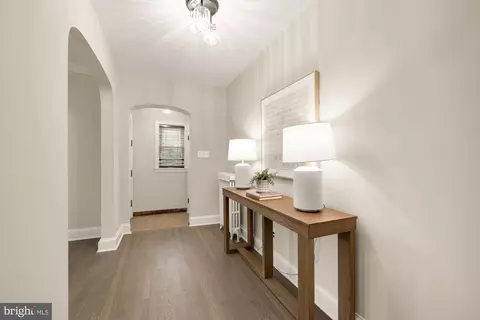 Entry Way - 325 Oglethorpe St NW, Washington, DC 20011 photo 2 of 7
