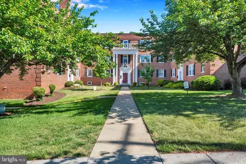 3810 W Street St SE #202, Washington, DC 20020