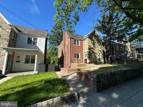 521 Oakwood St SE, Washington, DC 20032