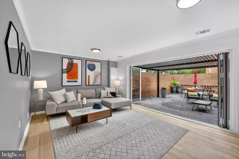 612 4th Pl SW, Washington, DC 20024
