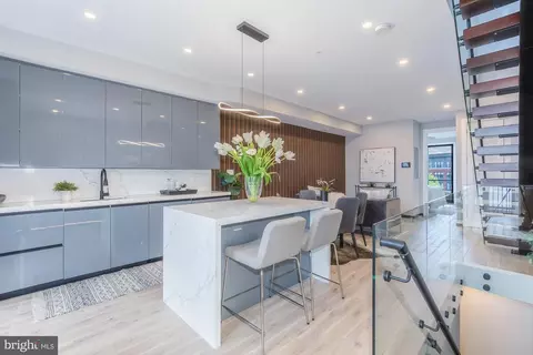 1332 G St SE #3, Washington, DC 20003