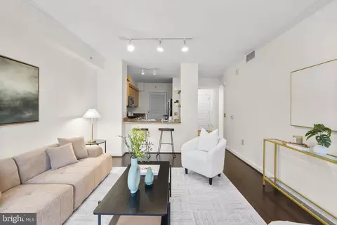 631 D St NW #1129, Washington, DC 20004 photo 6