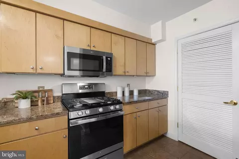 631 D St NW #1129, Washington, DC 20004 photo 11