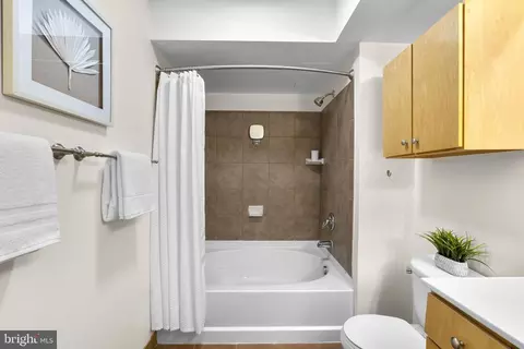 631 D St NW #1129, Washington, DC 20004 photo 16